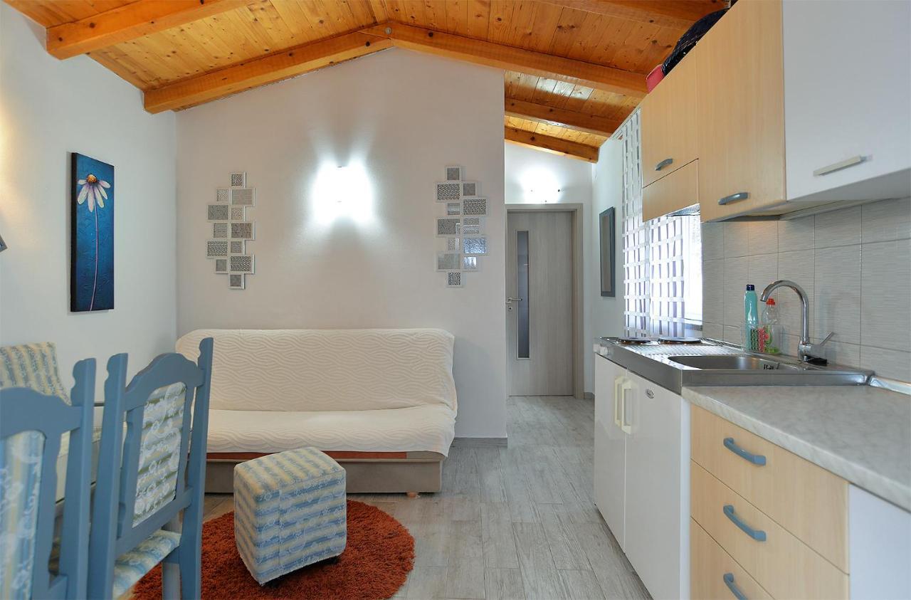 Apartments Jadranka 1279 Pomer Extérieur photo