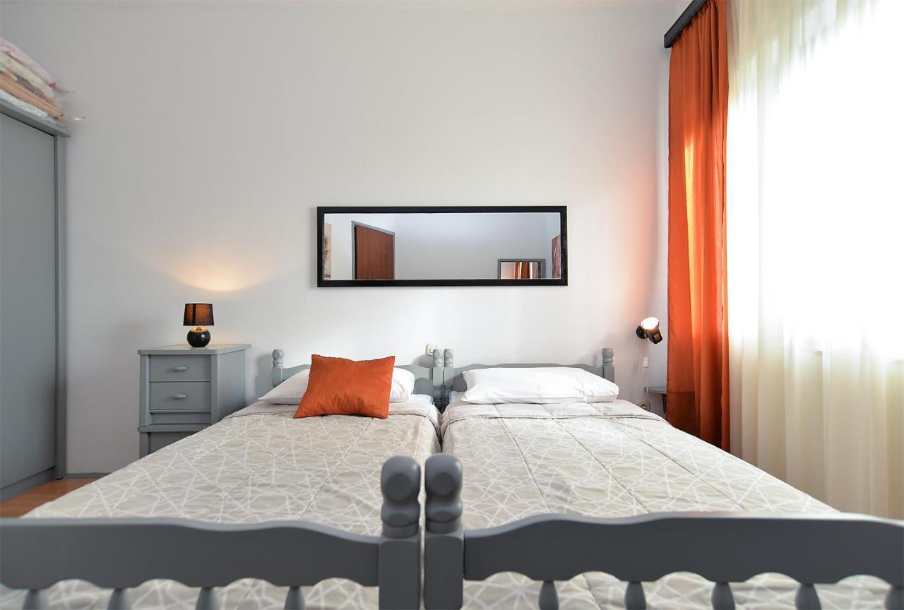 Apartments Jadranka 1279 Pomer Extérieur photo
