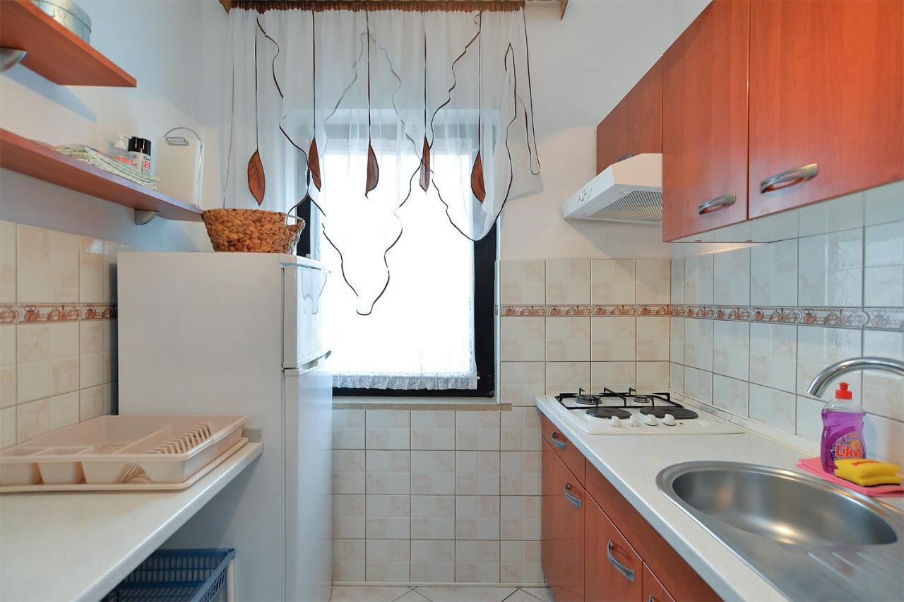 Apartments Jadranka 1279 Pomer Extérieur photo